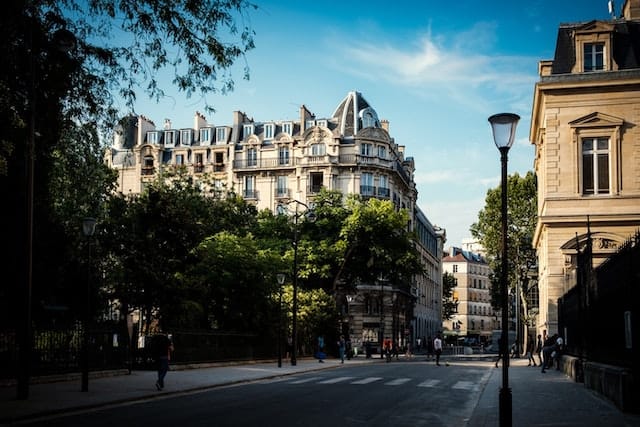 How I Knew that Paris was Home, Travel