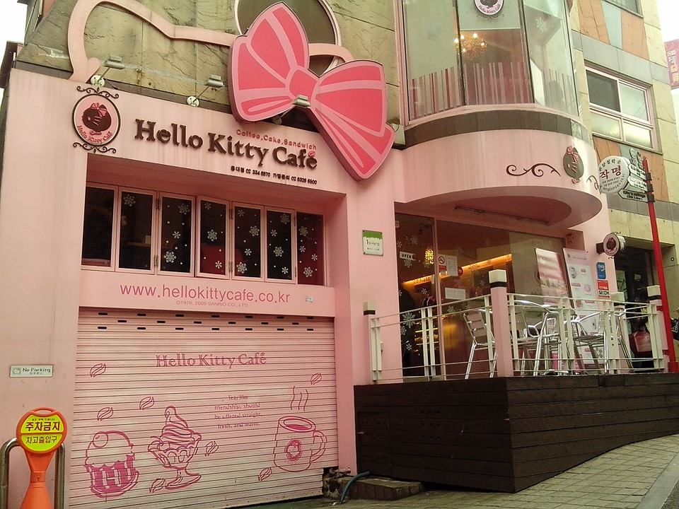 hello kitty cafe in south korea