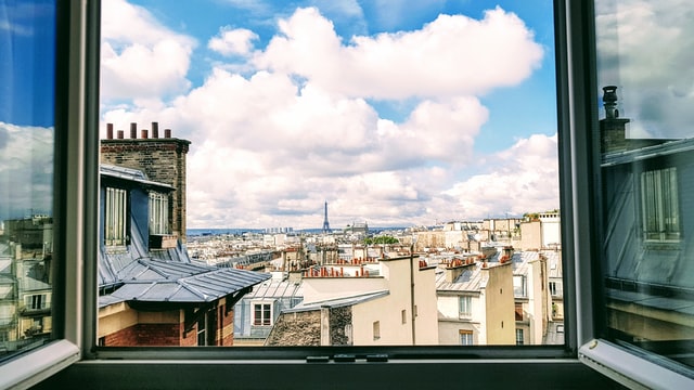 Paris Survival Guide: Pretending You're Not a Tourist