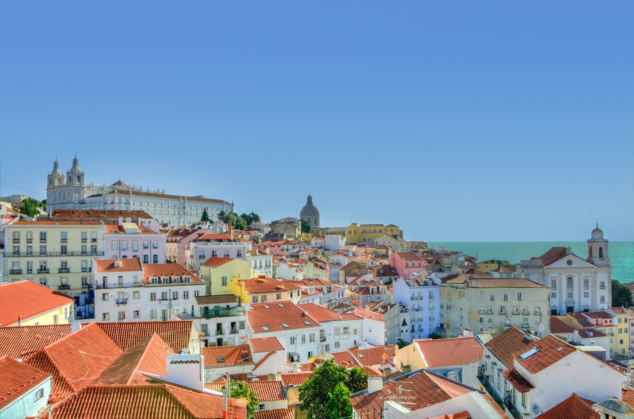 Solo Travel Portugal: How a Hostel in Lisbon Transformed My Travels!