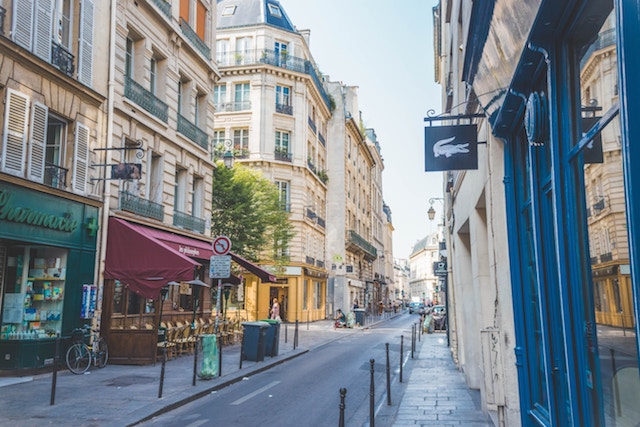 8 Funny Life-Changing Lessons Learned in Paris, The Pros and Cons of Life in Paris | Paris Travel: Beautiful City, Rude Locals