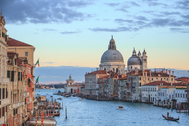 Travel Venice: Finding a Room with a View in Venice