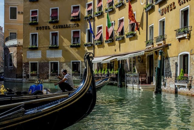 How to Visit Venice and Avoid the Crowds