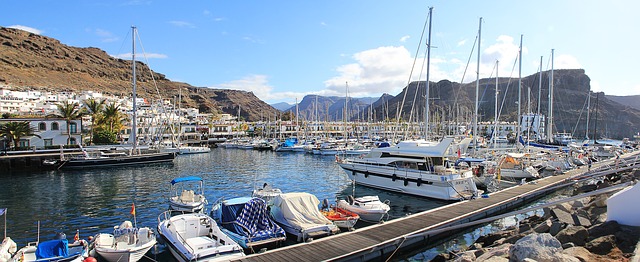 Exploring the Seas: 4 Boat Tours to Try Around Spain