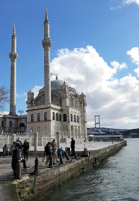 Book Review: Longing for Istanbul