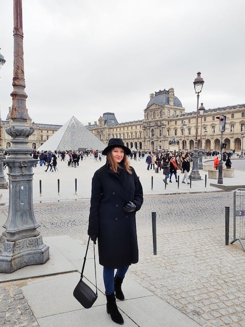 Pola Henderson in Paris 